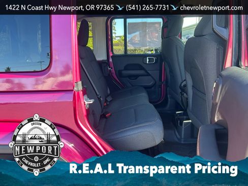 Used 2024 Jeep Wrangler Unlimited Sahara AWD/4WD image 34