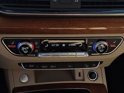 Used 2021 Audi Q5 Premium w/ Convenience Package image 16