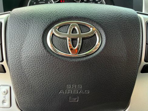 Used 2014 Toyota Tundra SR5 w/ SR5 Upgrade Package AWD/4WD image 19