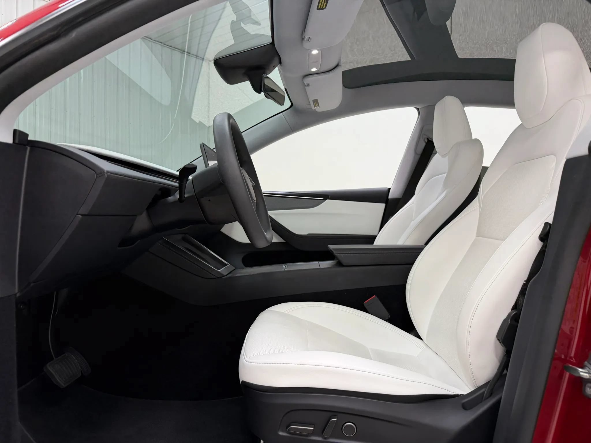 Used 2026 Tesla Model Y AWD image 15