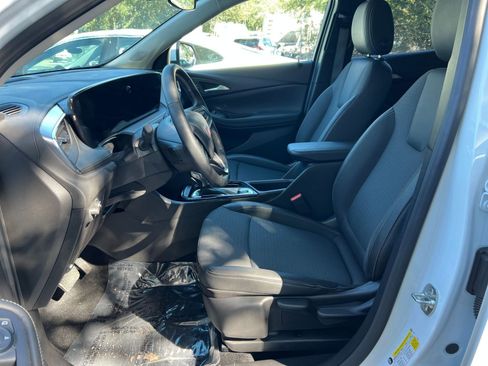 Used 2025 Buick Encore GX Preferred image 21