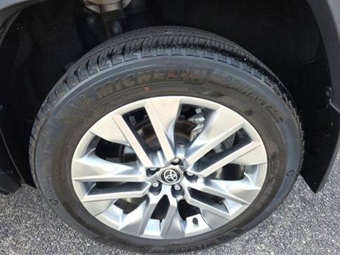 Certified 2023 Toyota RAV4 XLE Premium image 7