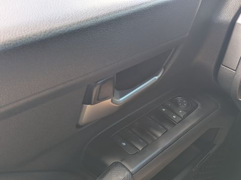 Used 2025 Toyota Tacoma TRD Sport AWD/4WD image 25