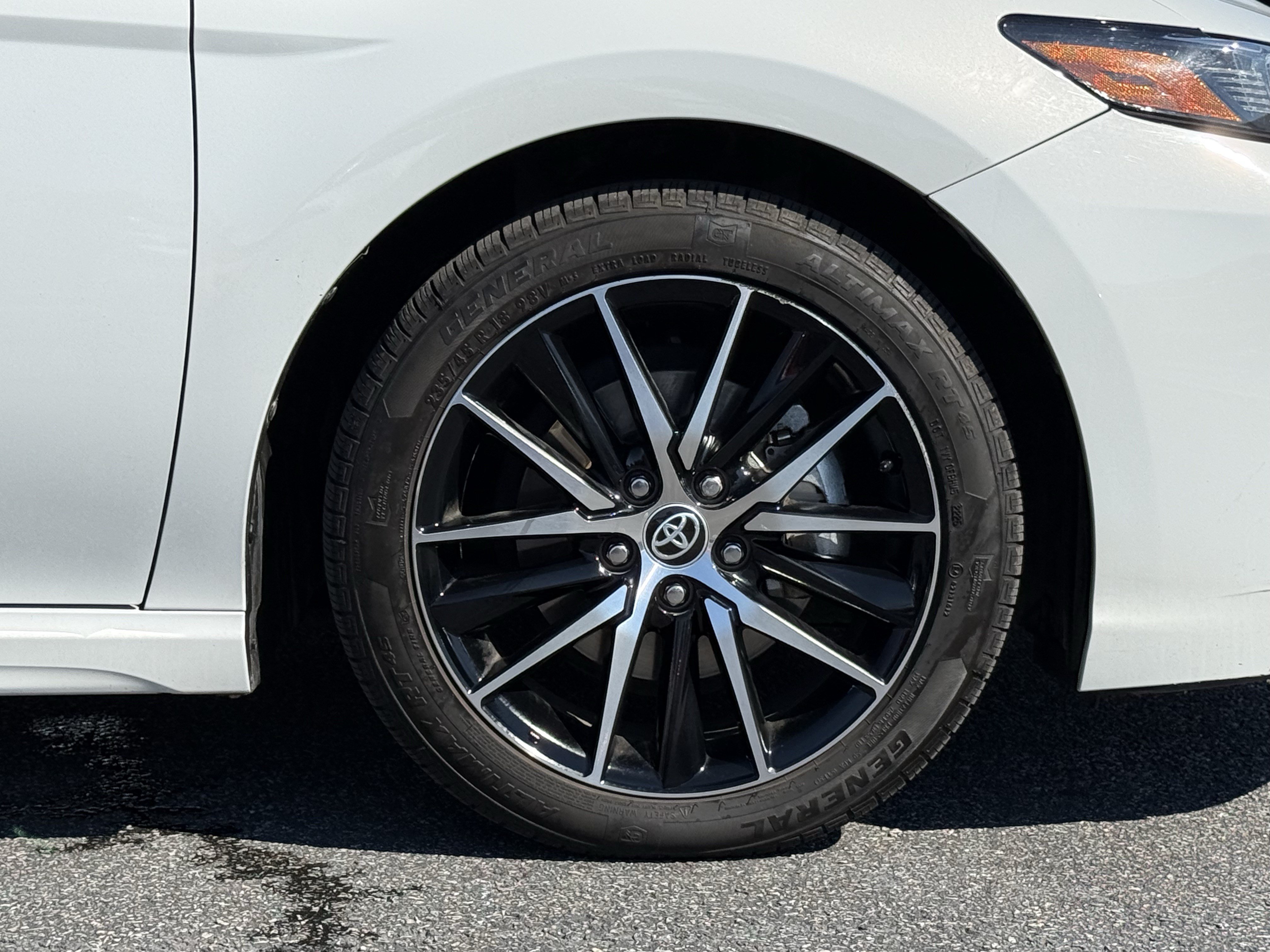 Used 2024 Toyota Camry SE FWD image 13