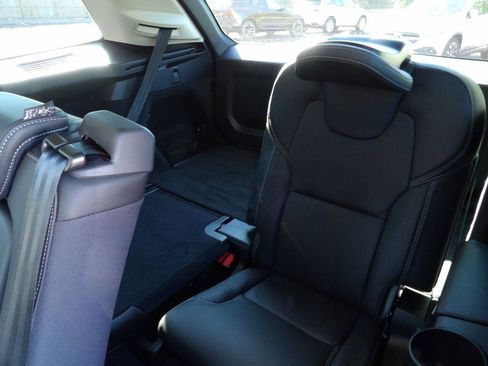 Certified 2025 Volvo XC90 B6 Ultra image 27