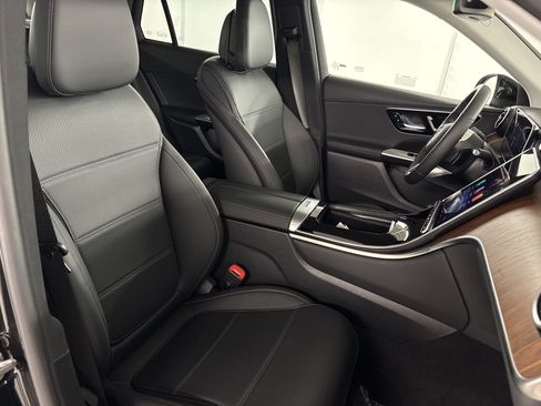 Certified 2025 Mercedes-Benz GLC 350e 4MATIC image 25