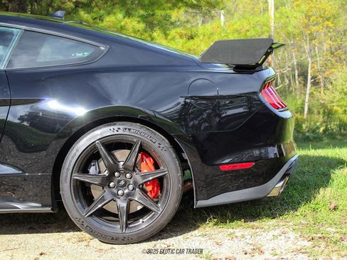 Used 2022 Ford Mustang Shelby GT500 w/ Carbon Fiber Track Pack image 5