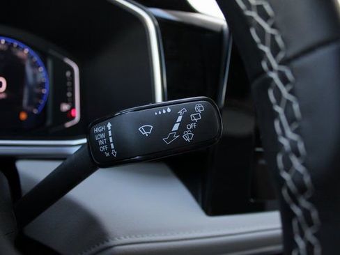New 2025 Volkswagen Taos SEL AWD/4WD image 13