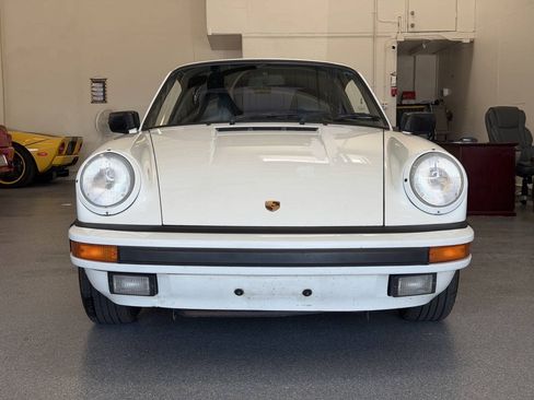 Used 1988 Porsche 911 Carrera RWD image 2