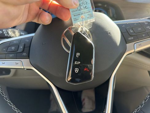 New 2026 Volkswagen Atlas SE image 27