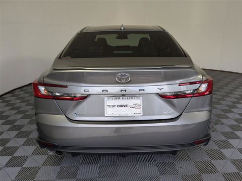 Certified 2025 Toyota Camry SE image 6