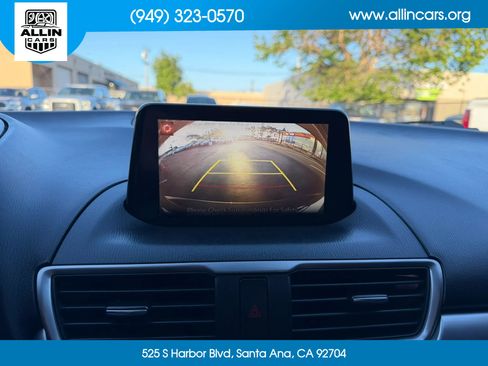 Used 2018 MAZDA MAZDA3 Touring FWD image 10