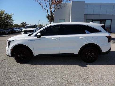 New 2025 Kia Sorento LX FWD image 8