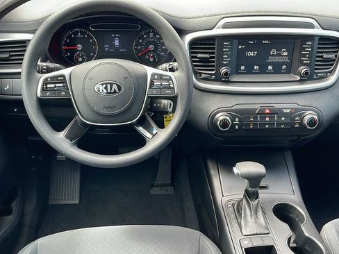 Used 2019 Kia Sorento FWD image 14