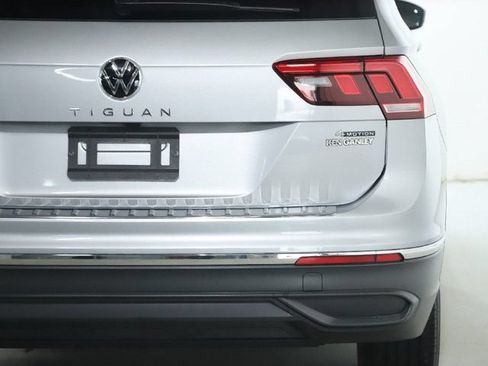 Certified 2022 Volkswagen Tiguan SE AWD/4WD image 47