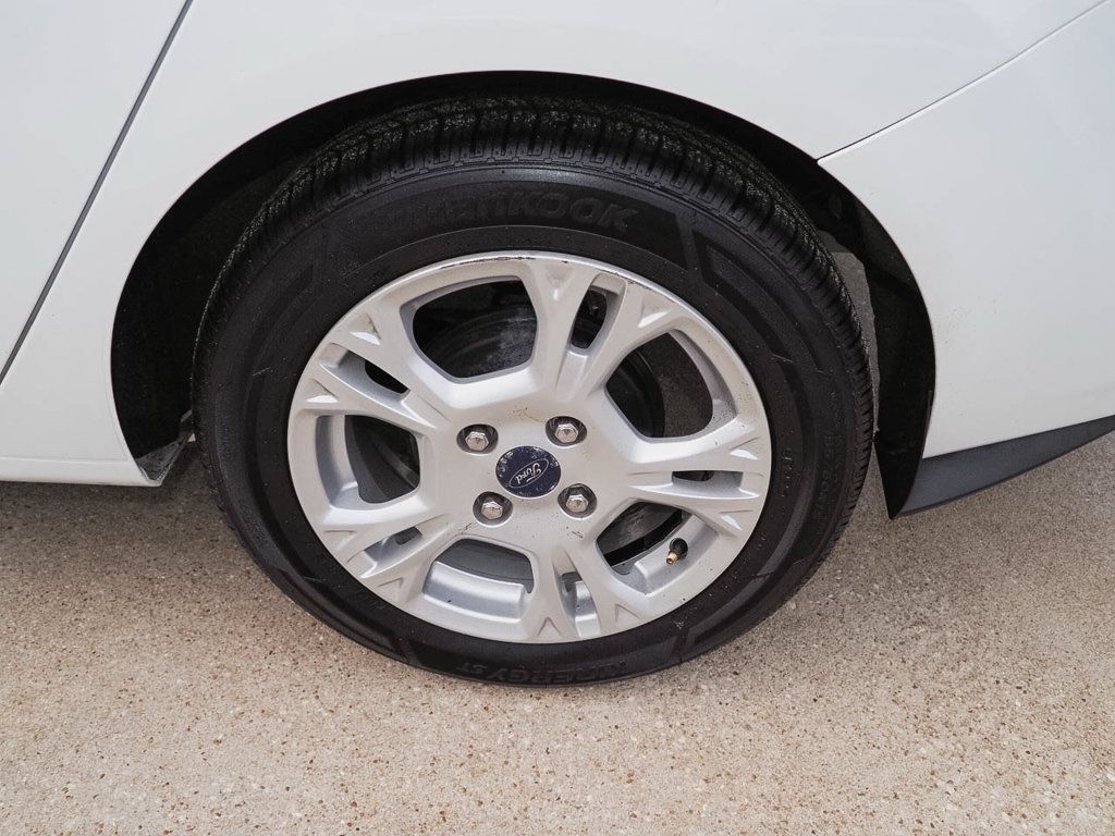 Used 2014 Ford Fiesta SE FWD image 33