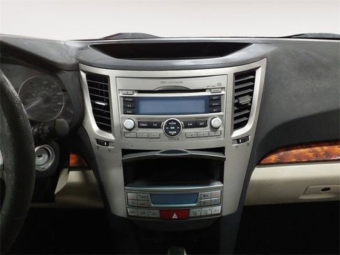 Used 2011 Subaru Outback 2.5i Limited image 11