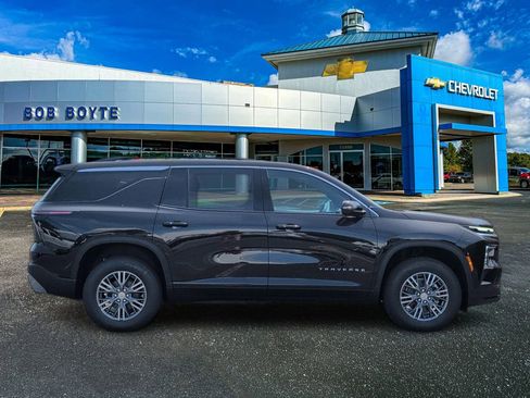 New 2026 Chevrolet Traverse LT FWD image 6
