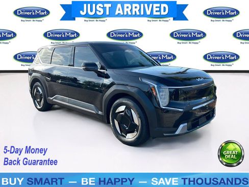 Used 2024 Kia EV9 Light Long Range RWD image 1