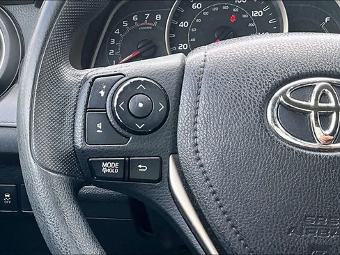 Used 2014 Toyota RAV4 LE FWD image 22