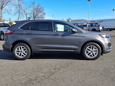 Used 2022 Ford Edge SEL w/ Convenience Package image 8