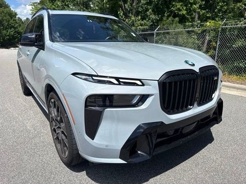 Used 2025 BMW X7 M60i AWD/4WD image 11