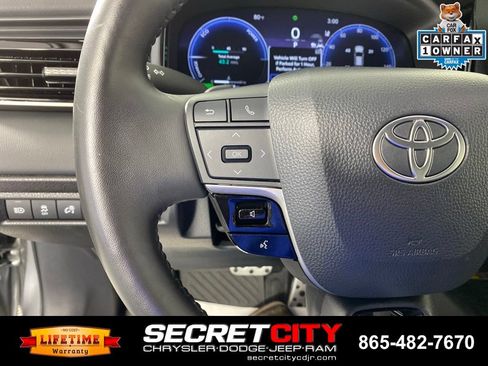 Used 2025 Toyota Camry XSE FWD image 13