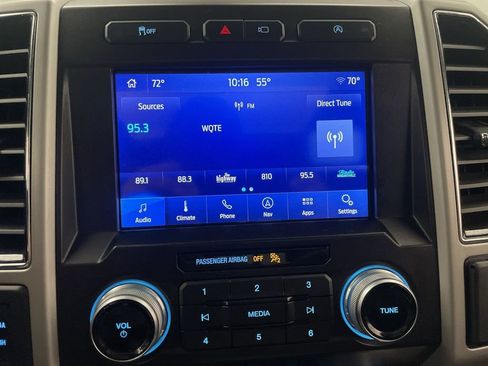 Used 2019 Ford F150 Lariat w/ Equipment Group 502A Luxury AWD/4WD image 7