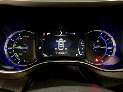 Used 2024 Chrysler Pacifica Limited FWD image 12