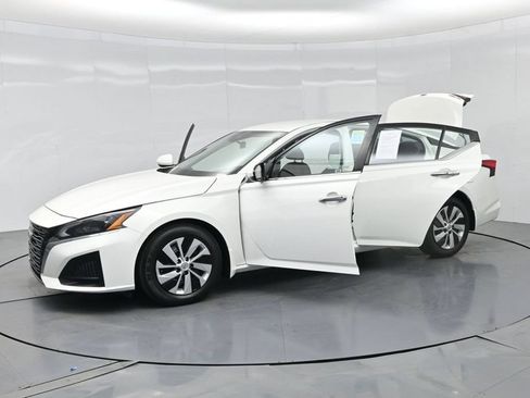 Used 2023 Nissan Altima 2.5 S FWD image 32