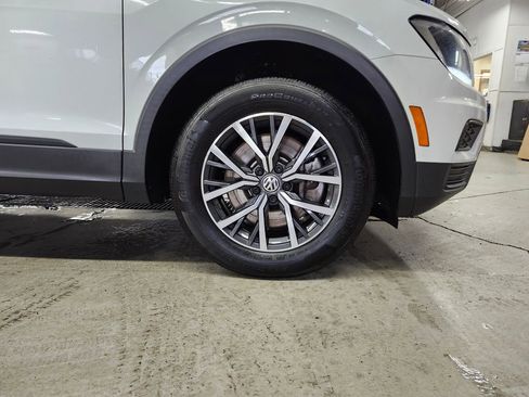 Used 2019 Volkswagen Tiguan SE w/ Panoramic Sunroof Package AWD/4WD image 14