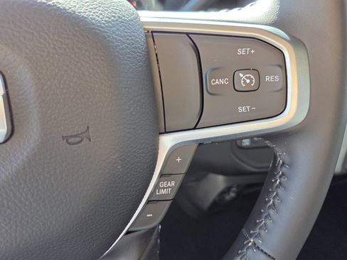 Used 2024 RAM 2500 Big Horn AWD/4WD image 23