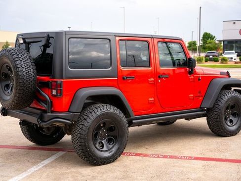 Used 2017 Jeep Wrangler Unlimited Rubicon w/ Connectivity Group AWD/4WD image 6