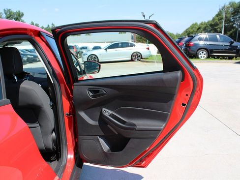 Used 2012 Ford Focus SE image 23