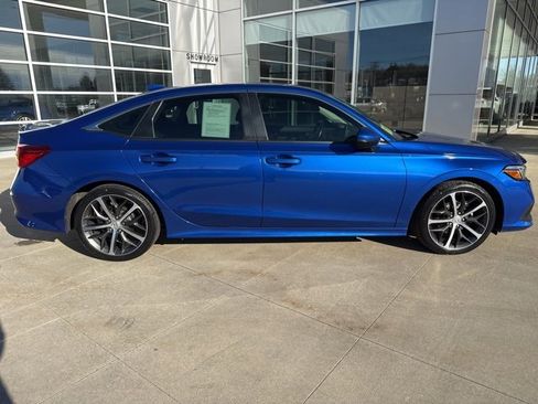 Used 2022 Honda Civic Touring image 8