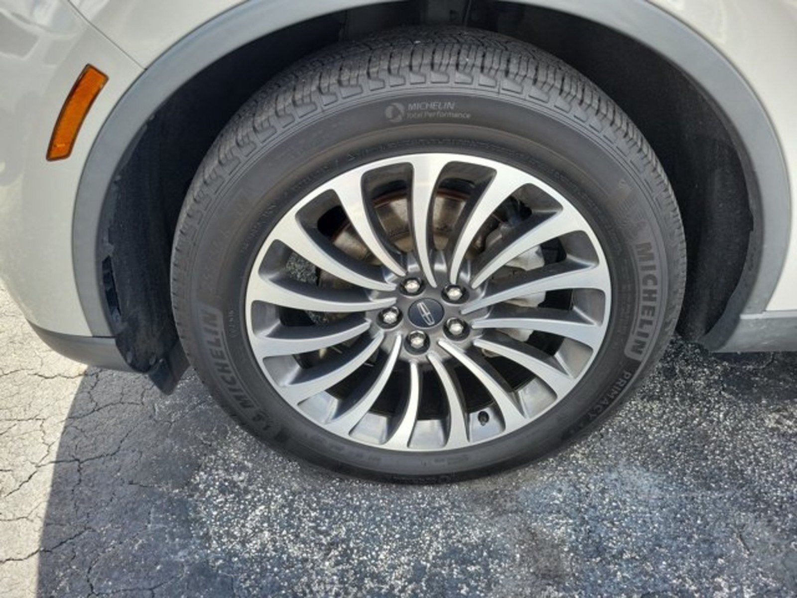 Used 2021 Lincoln Aviator Reserve RWD image 4