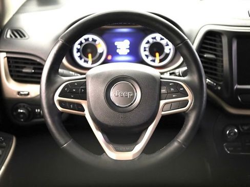 Used 2018 Jeep Cherokee Limited image 13