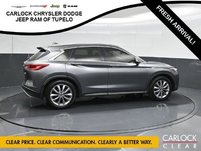 Used 2019 INFINITI QX50 Luxe w/ Navigation Package AWD/4WD image 4