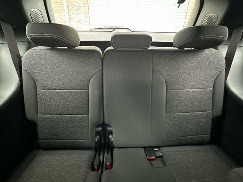 Used 2024 Chevrolet Traverse LT image 17