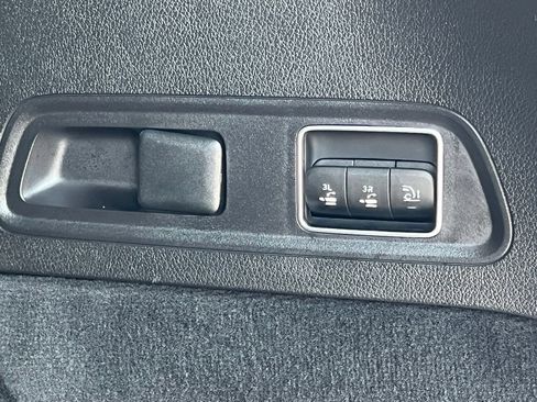 Used 2024 Mercedes-Benz GLS 450 4MATIC image 35