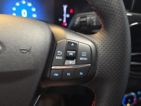 Used 2025 Ford Escape ST-Line Select AWD/4WD image 31