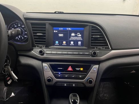 Used 2018 Hyundai Elantra SEL FWD image 19