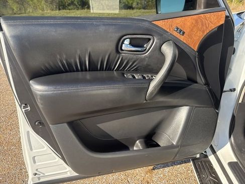 Used 2021 Nissan Armada SL w/ Captain's Chairs Package image 18