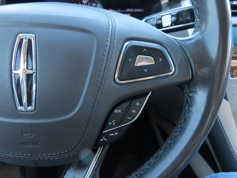 Used 2017 Lincoln MKZ Reserve image 14