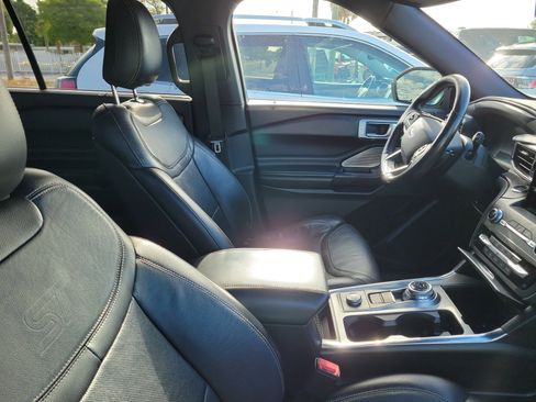 Used 2020 Ford Explorer ST w/ Premium Technology Package image 9