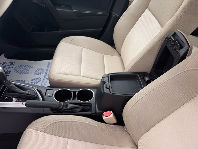 Used 2015 Toyota Corolla LE FWD image 34