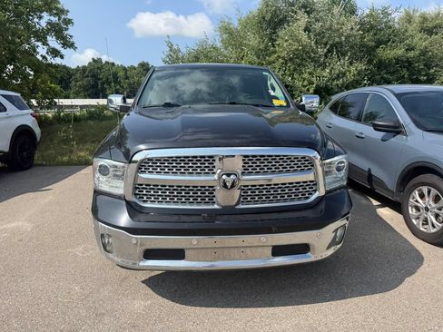 Used 2017 RAM 1500 Laramie AWD/4WD image 2