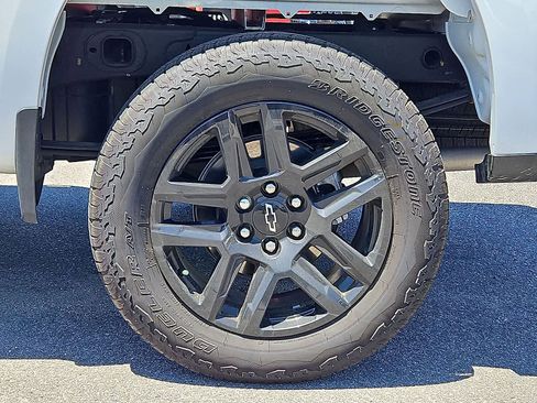 Used 2025 Chevrolet Silverado 1500 LT Trail Boss AWD/4WD image 38
