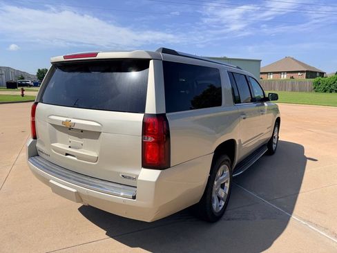 Used 2017 Chevrolet Suburban Premier AWD/4WD image 5