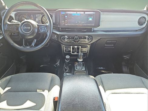 Used 2024 Jeep Gladiator Sport AWD/4WD image 15